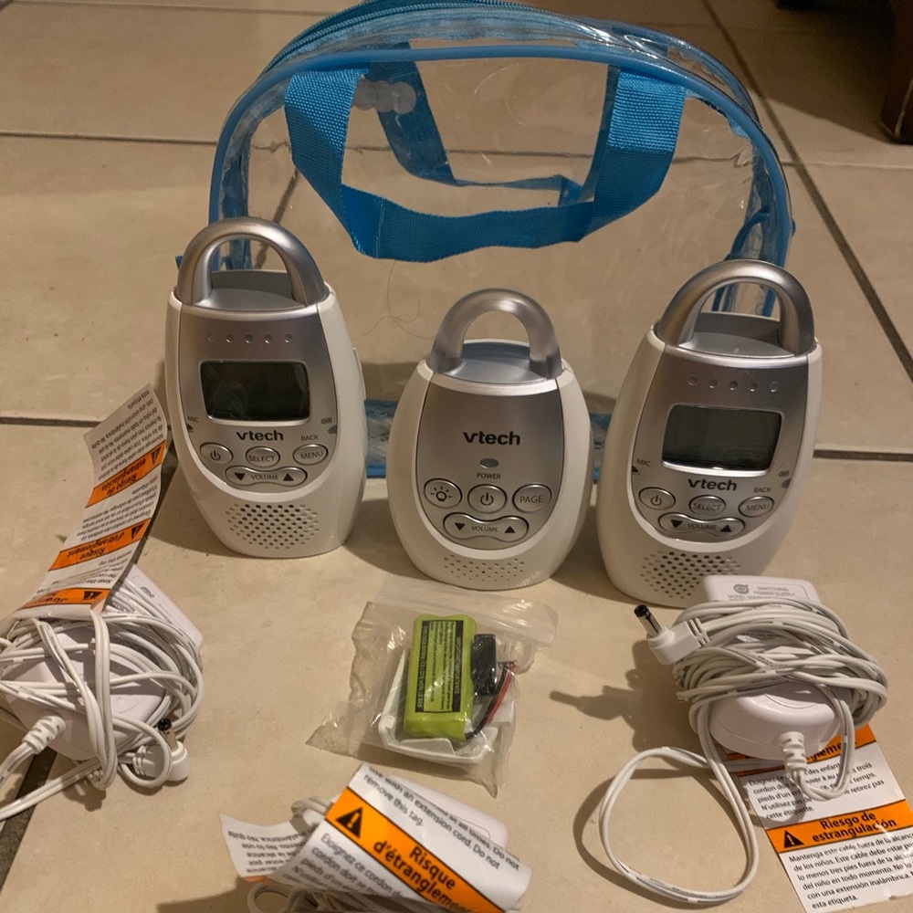 V-tech Baby monitor Dm221-2 Like New!